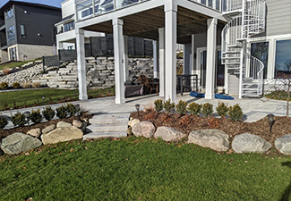 Landscaping & Hardscaping | Bloomfield Hills, MI | Squeals  - bloomfields-hills-image-1