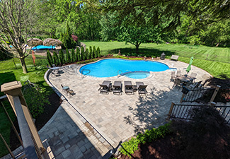 Landscaping & Hardscaping | Bloomfield Hills, MI | Squeals  - bloomfields-hills-image-2